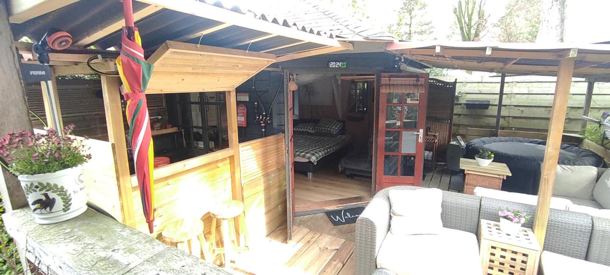"Tempat Senang" Chalet On The Beautiful Veluwe With Airco Sauna Bbq Jacuzzi Beamer And Dog Putten Esterno foto